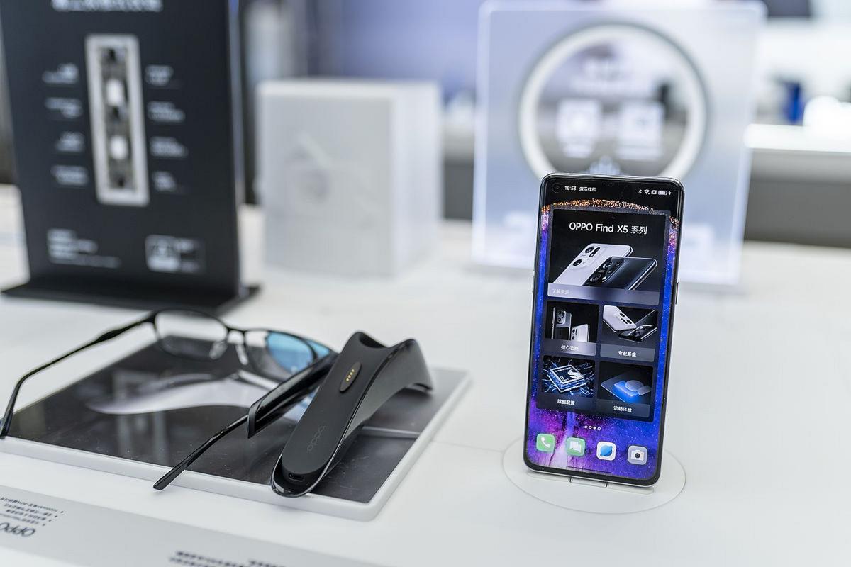 最近,华强北推出了一款名为vision pro的vr产品,其售价仅为一千多元